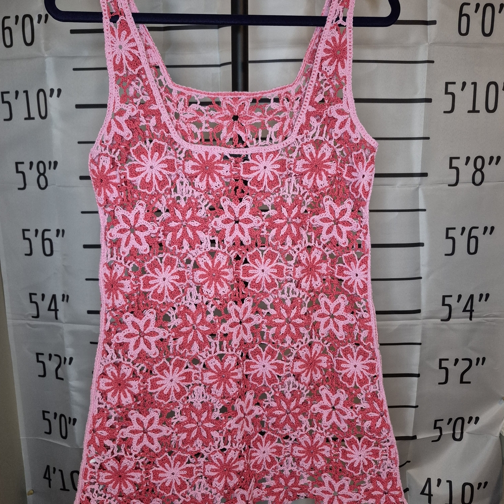 Elegant Pink Floral Crochet Tank Top